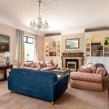 Coastal Family Home, Sea Views, Indoor Pool *