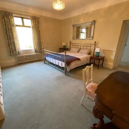 Coastal Family Home, Sea Views, Indoor Pool * St Ouen's