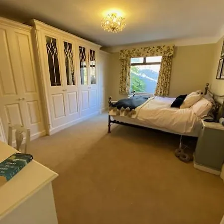 Coastal Family Home, Sea Views, Indoor Pool St Ouen's