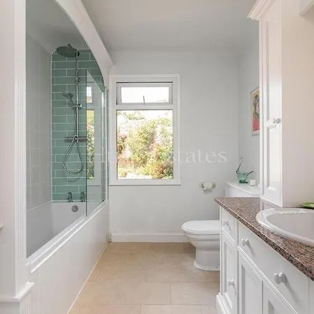 Coastal Family Home, Sea Views, Indoor Pool