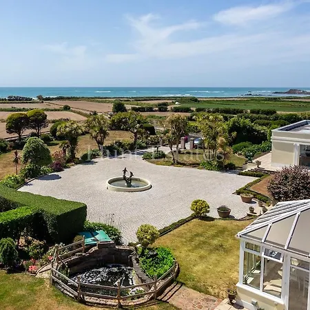 Coastal Family Home, Sea Views, Indoor Pool * St Ouen's