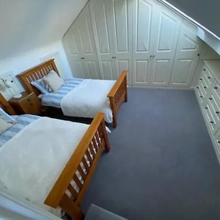 Holiday home Coastal Family Home, Sea Views, Indoor Pool *
